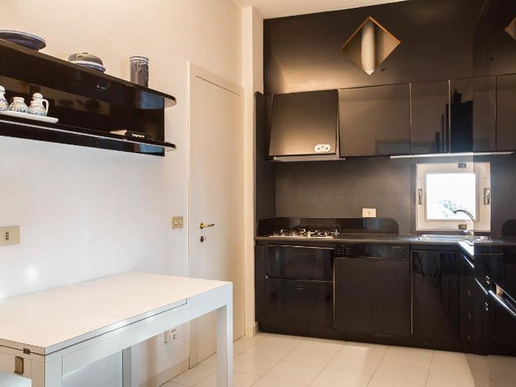 Roomy Apartment Duomo & San Babila ميلان المظهر الخارجي الصورة