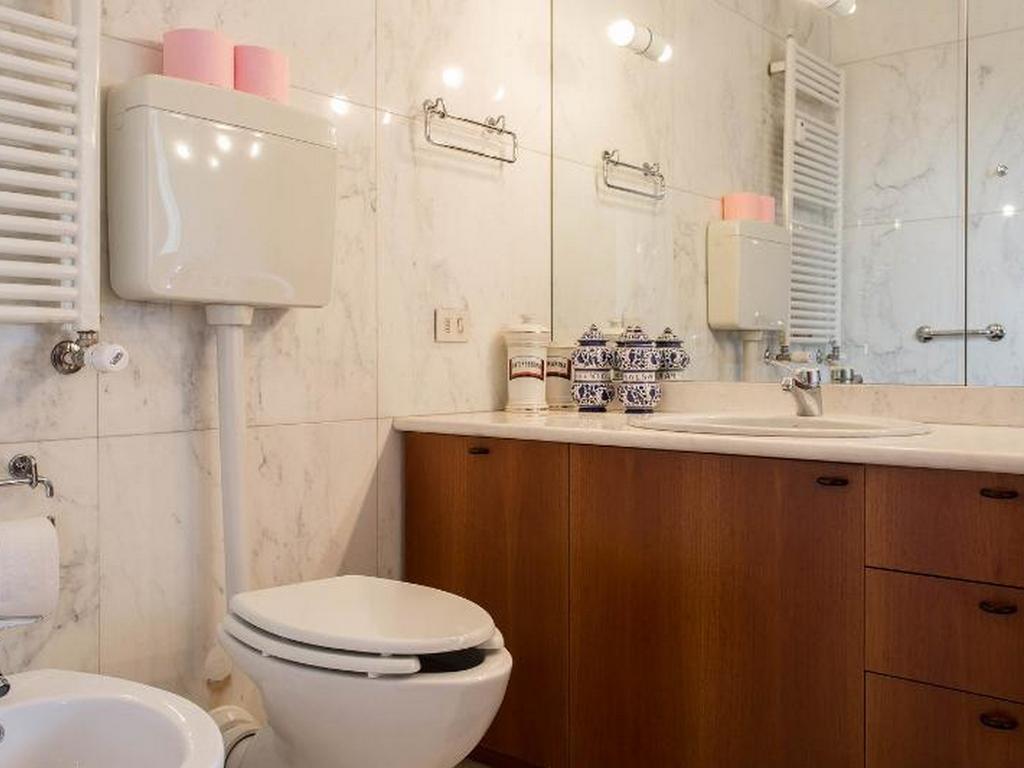 Roomy Apartment Duomo & San Babila ميلان المظهر الخارجي الصورة