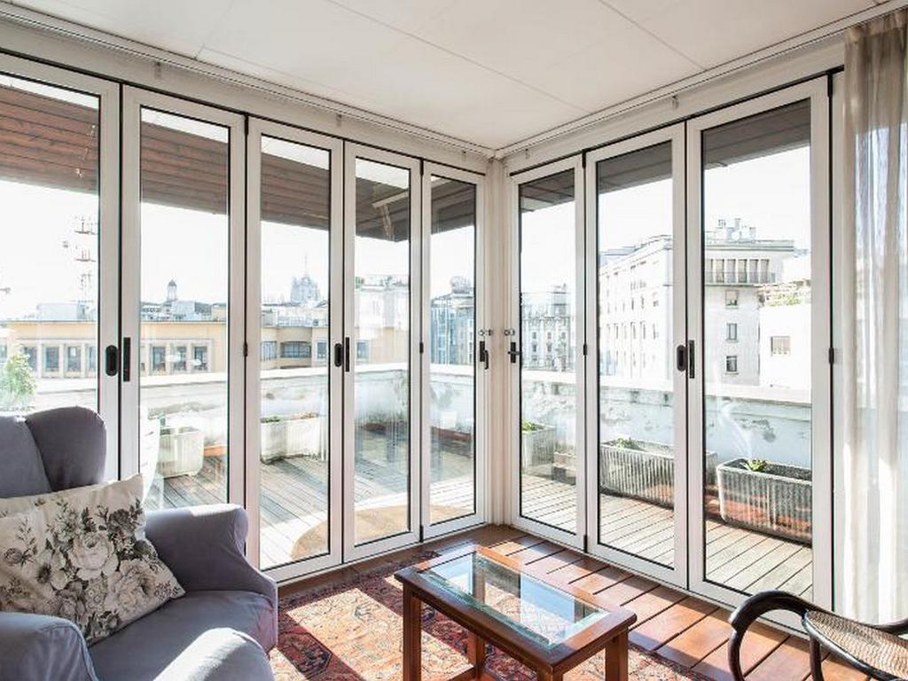 Roomy Apartment Duomo & San Babila ميلان المظهر الخارجي الصورة