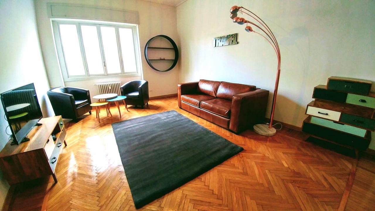 Roomy Apartment Duomo & San Babila ميلان المظهر الخارجي الصورة
