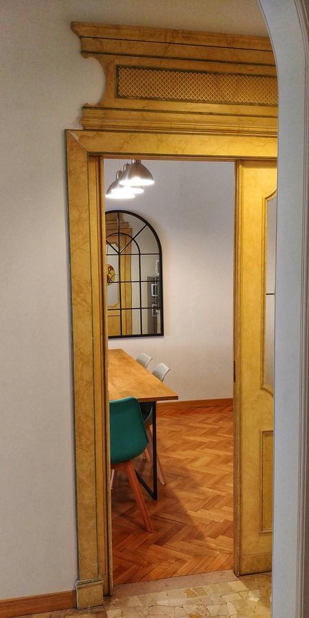 Roomy Apartment Duomo & San Babila ميلان المظهر الخارجي الصورة