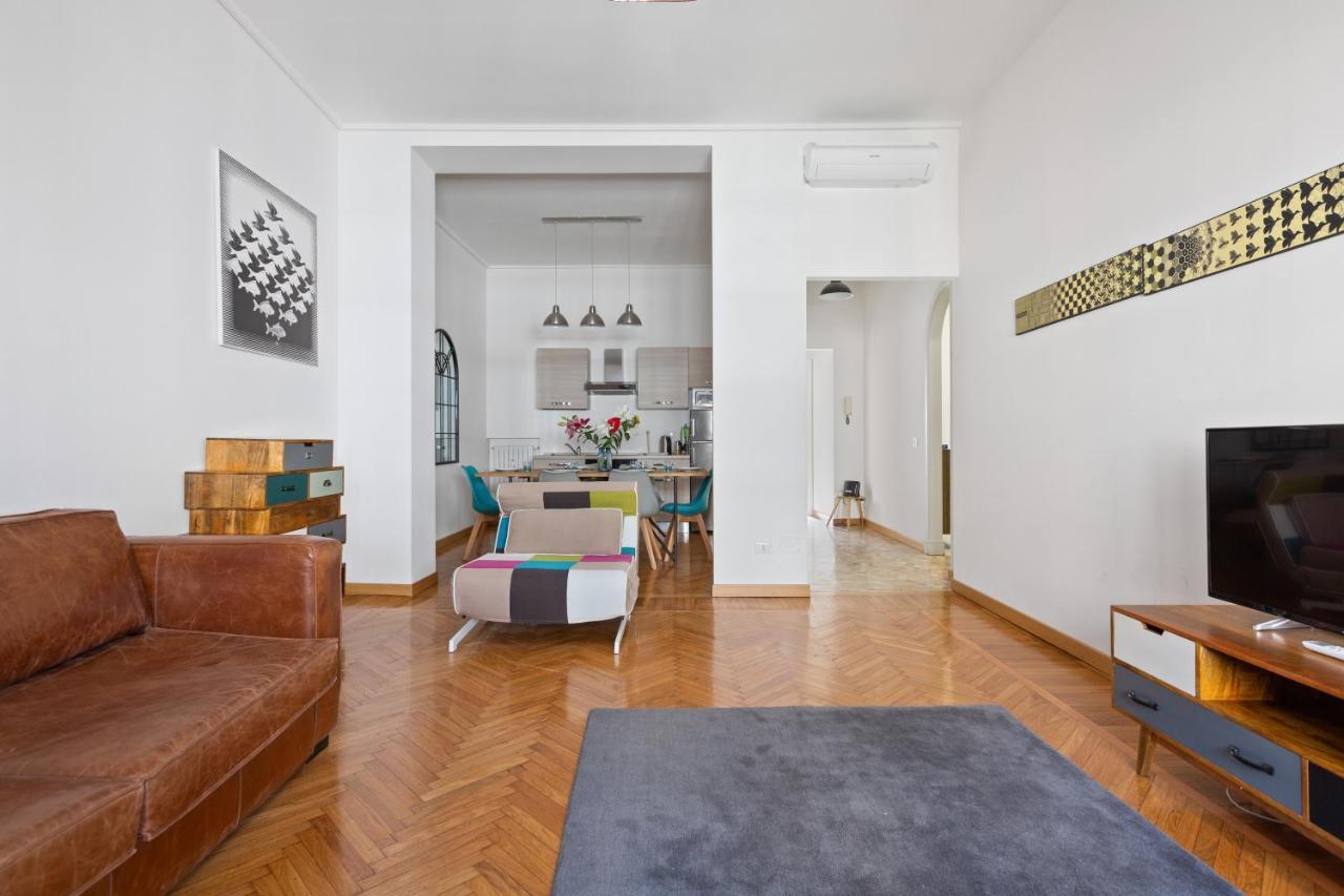Roomy Apartment Duomo & San Babila ميلان المظهر الخارجي الصورة