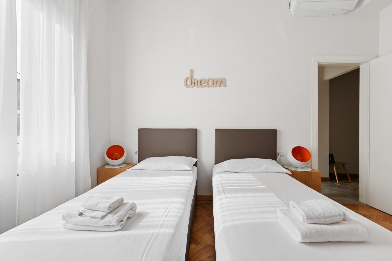 Roomy Apartment Duomo & San Babila ميلان المظهر الخارجي الصورة