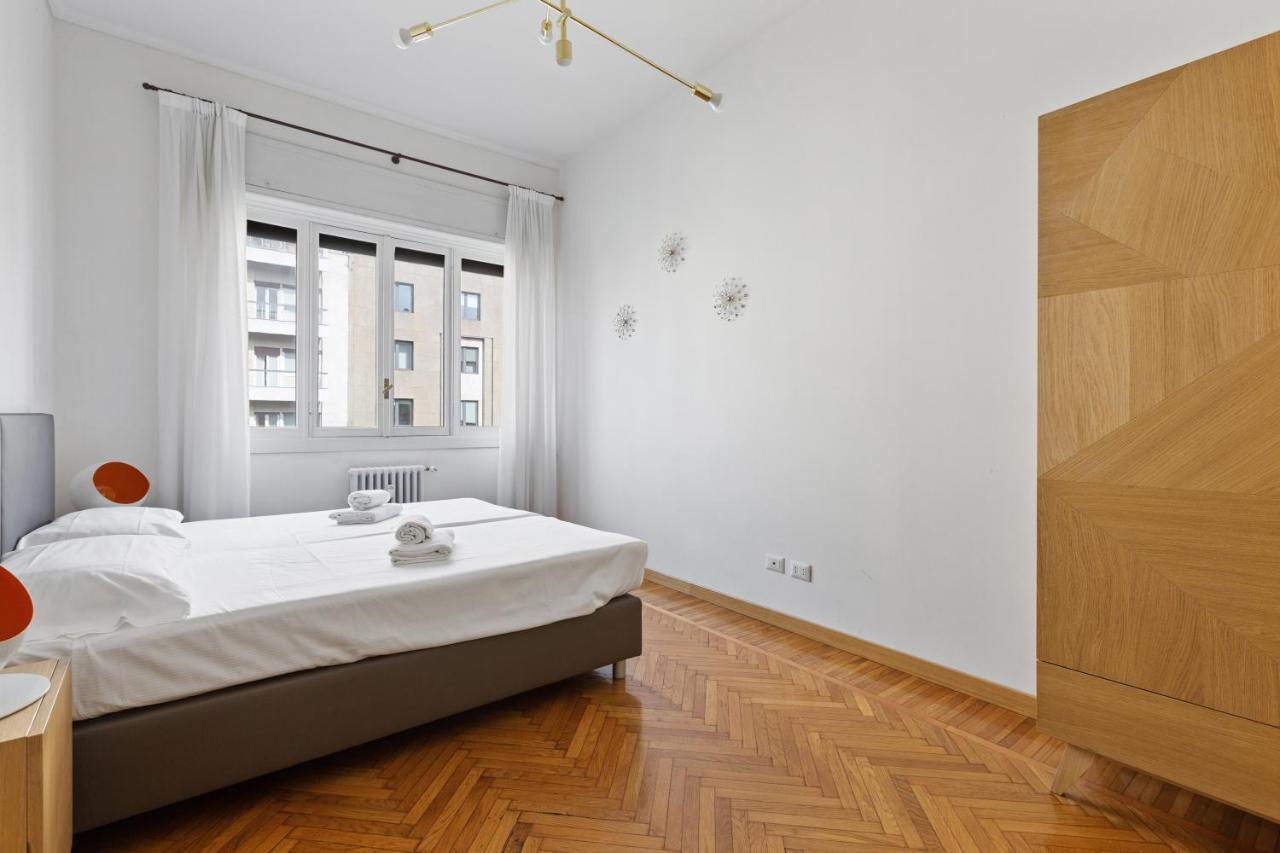 Roomy Apartment Duomo & San Babila ميلان المظهر الخارجي الصورة